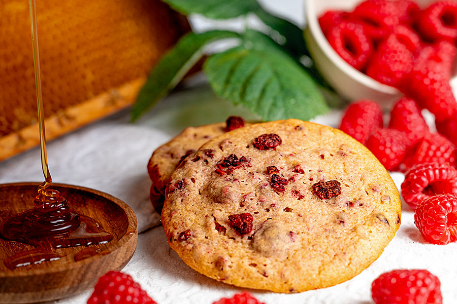 Himbeere weiße Schokolade Cookie