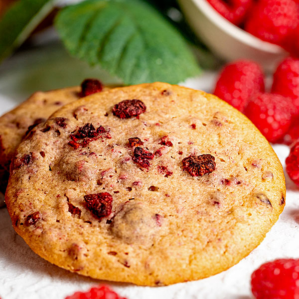 Himbeere weiße Schokolade Cookie